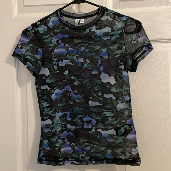 Dark mesh tee - Picture 1 of 3